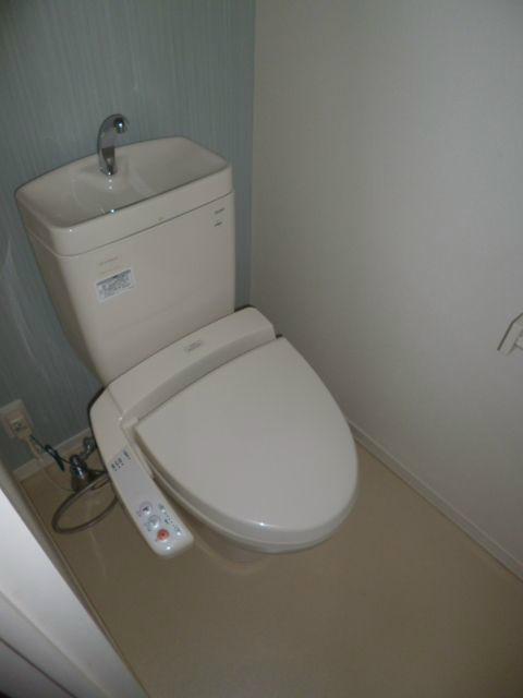 シャーメゾンソレイユ ウォシュレット付きです。