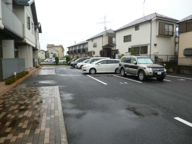 シャーメゾンソレイユ 敷地内に駐車場がございます。