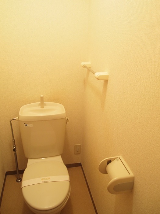 エクレール 清潔に保たれているトイレです。