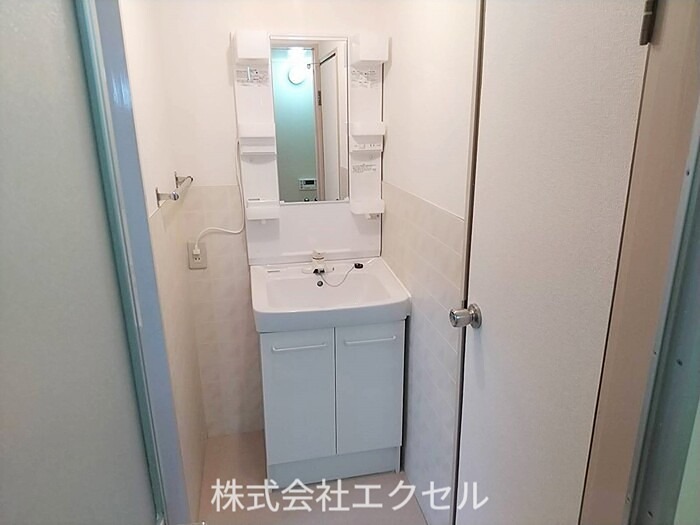 中野ハイム 独立洗面台です。