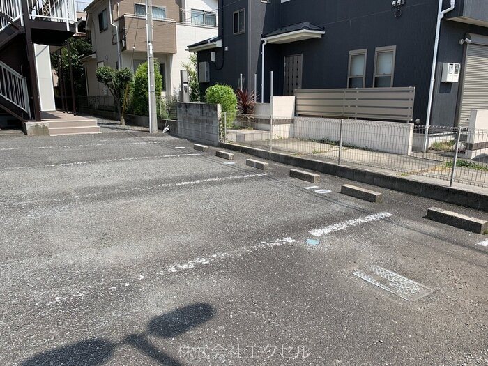 中野ハイム 敷地内駐車場です。