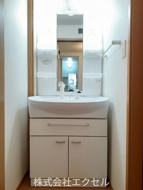 Ｋハウス4 使いやすい独立洗面台です。