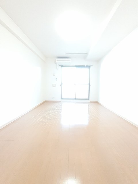 グレイスコート 照明付きのお部屋です。