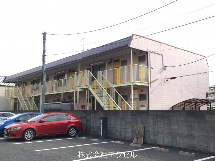 京王線北野駅から徒歩10分です。