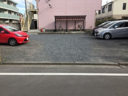 サンパレストミタ 駐車場です