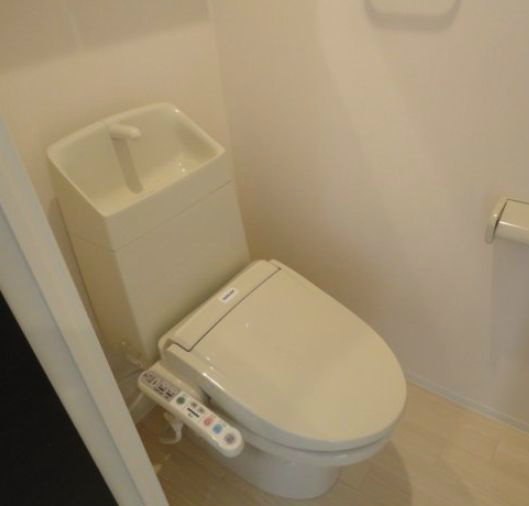 グランベル3 ウォシュレット完備です。