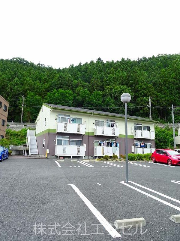 あきる野ビューラー 敷地内駐車場です。