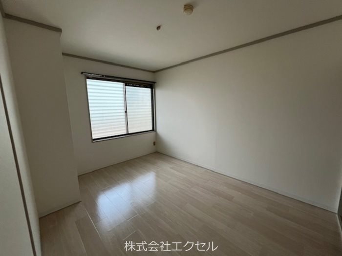 サンパレストミタ 同階別室の物です。