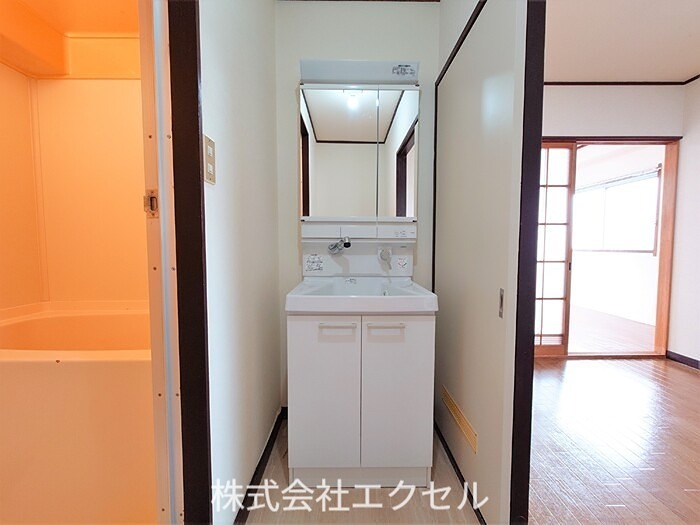 小峯ビル 独立洗面台です。