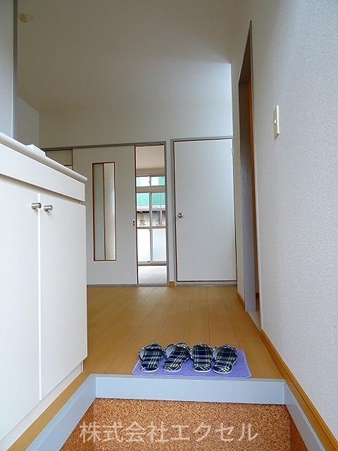 カサヴェルデ シューズボックス完備の玄関です。