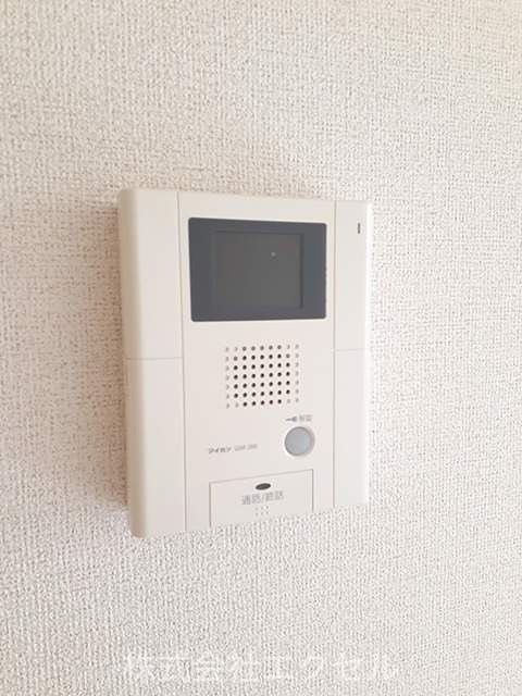 メゾンソレイユ1 モニター付きインターホンです。