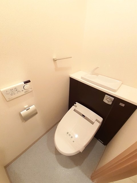 メゾンソレイユ1 温水洗浄便座です。
