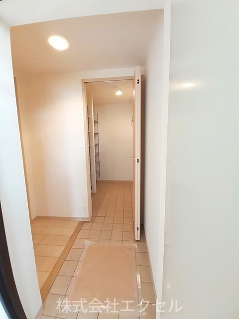 メゾンソレイユ1 シューズボックス付きの玄関です。