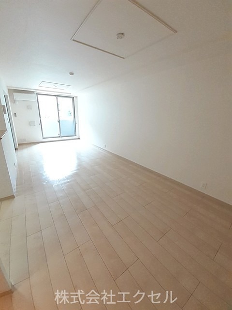 メゾンソレイユ1 明るいリビングです。