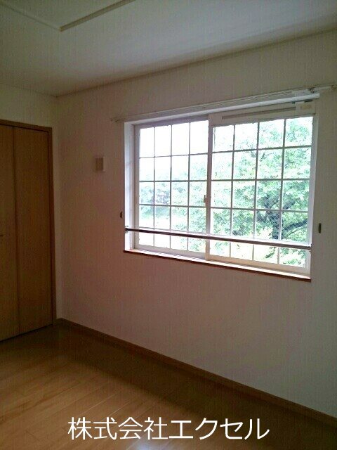 メゾンアヴニール1 フローリングの室内です。