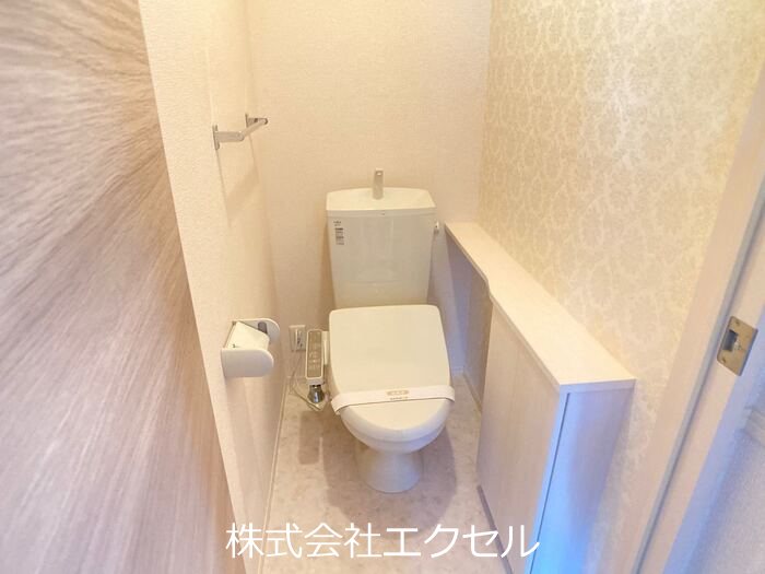 コンフォルトカーサ 温水洗浄便座です。