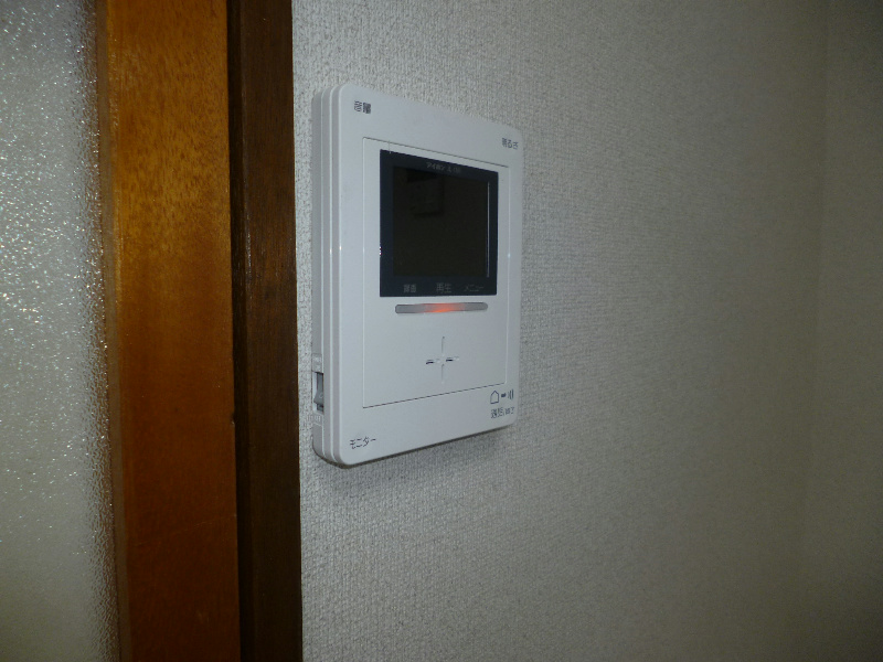 エントピア田代 来訪者も確認出来るTVモニターホン完備です。