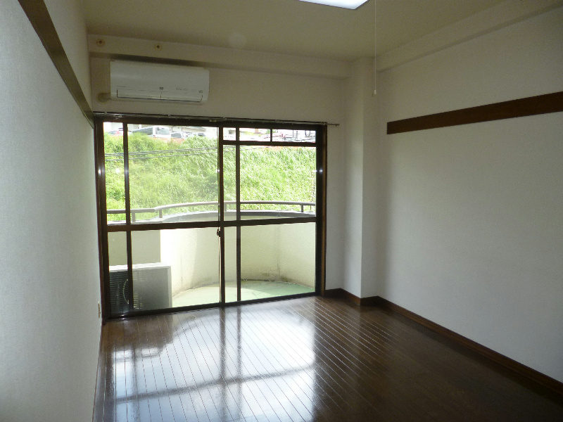エントピア田代 エアコン付きで一年中快適にお住み頂けます。