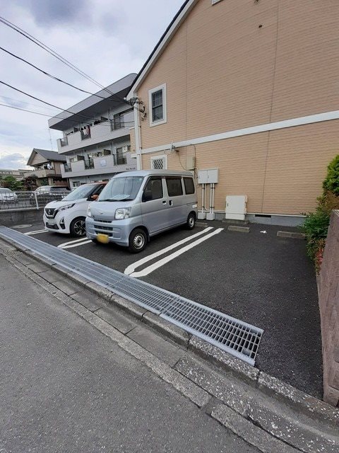 パル 敷地内駐車場です。