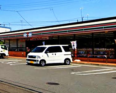 ヴィラルーチェ ｾﾌﾞﾝｲﾚﾌﾞﾝ 多摩和田店