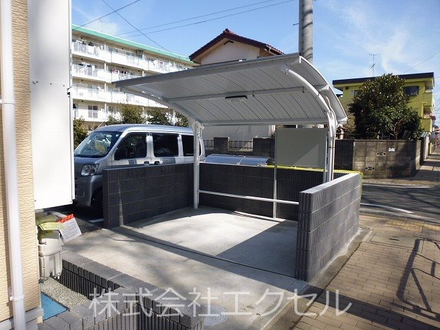 カーサヴェルデ 屋根付きの駐輪場です。