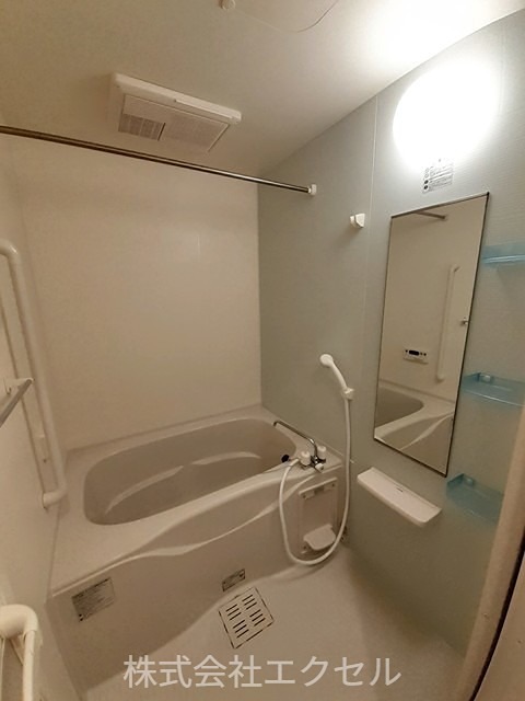 アクティブ3 きれいな浴室です。