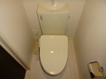 ゼファーコート２ 嬉しいウォシュレット機能付きです。