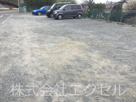エクセルマルヤマ 敷地内駐車場です。