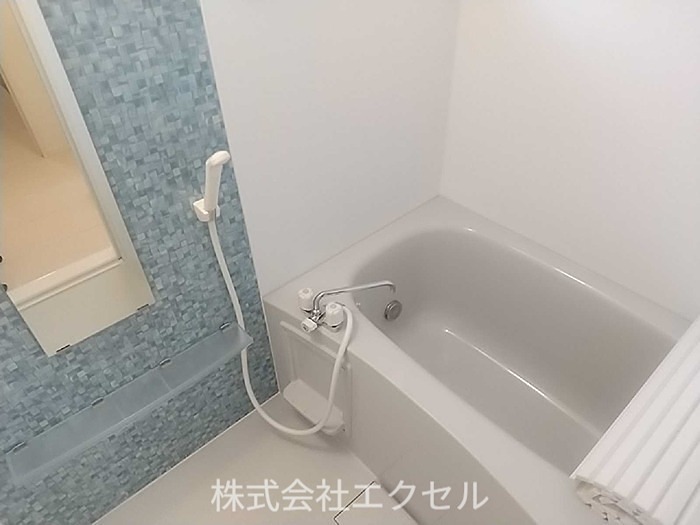 エクセルマルヤマ 追焚き、浴室乾燥機完備。