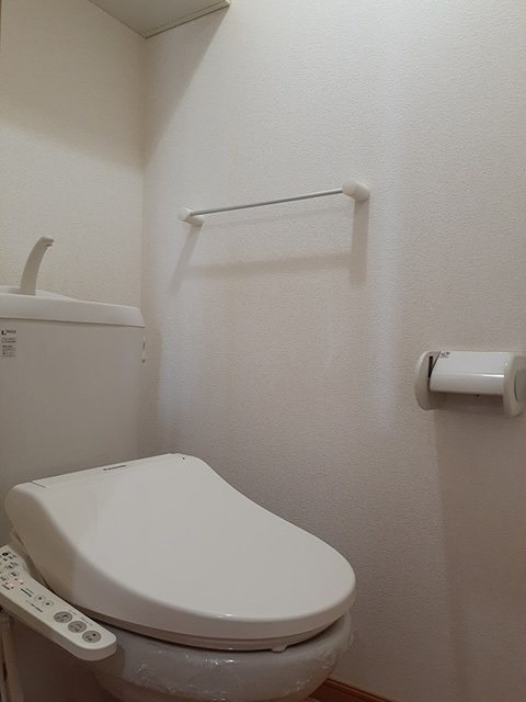 サニーヒルズアザレア 温水洗浄便座です。
