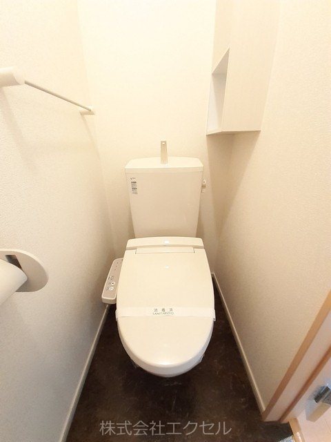 アステール１ 温水洗浄便座機能完備です。