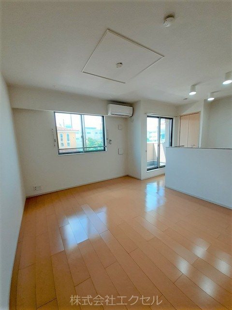 アステール１ 日当たり良好のリビングです。
