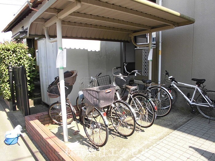 第3イースト 駐輪場です。