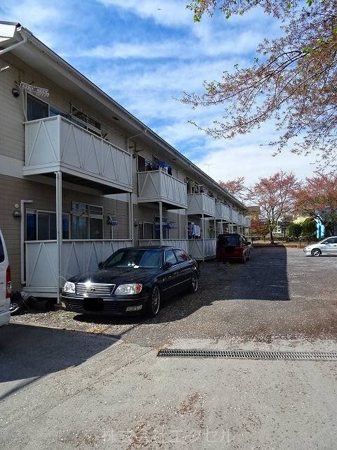 エントピア 敷地内駐車場です。