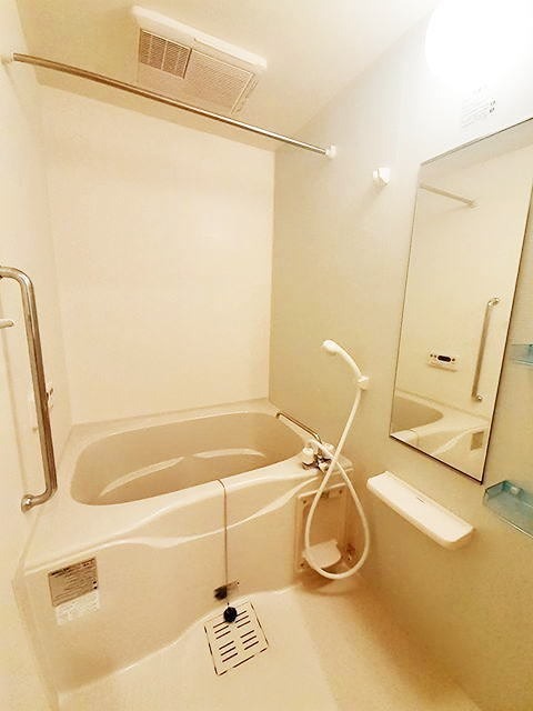 サンスウィート 追い焚き機能付きのお風呂です。