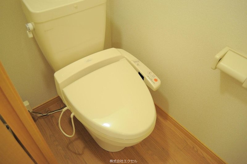 レオパレスセンターウエスト1 温水洗浄便座です。