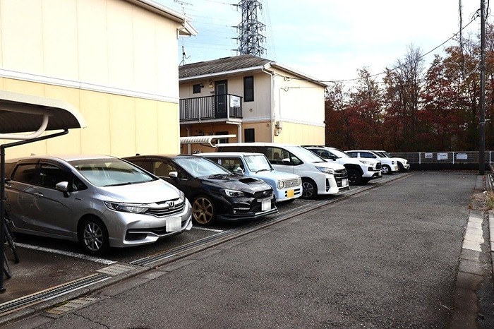 グレイスパル1 敷地内駐車場です。