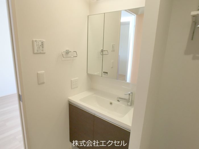 アビータ シャワー付き洗面台です。