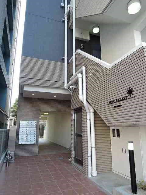 サンパラスト 整備されたエントランスです。