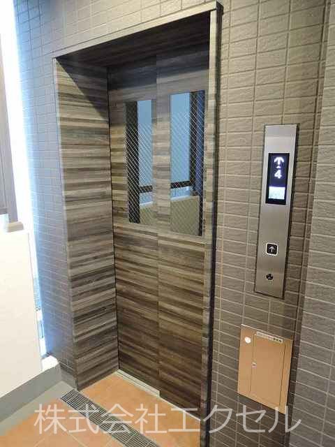 サンパラスト エレベーター完備です。