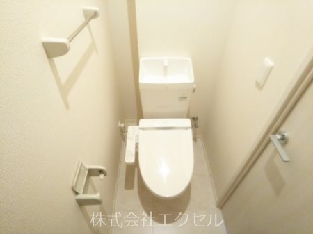 サザンクロス 温水洗浄便座付きです。