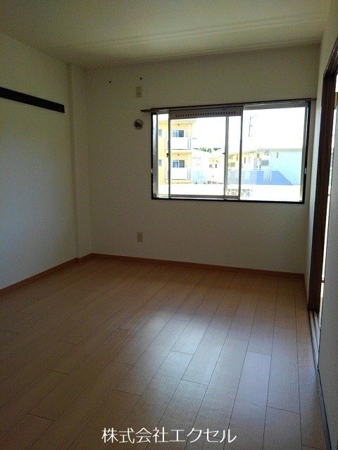 アーバンキャッスル 明るい室内です。