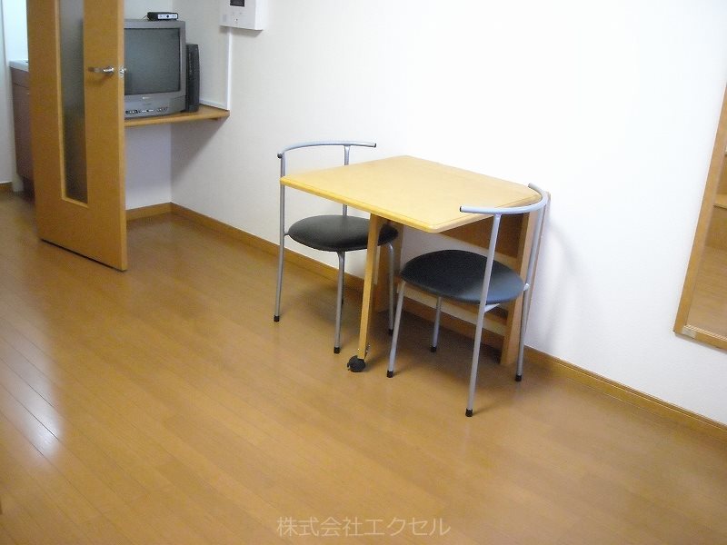 レオパレスセラピィマキ 家具家電付きで快適です。