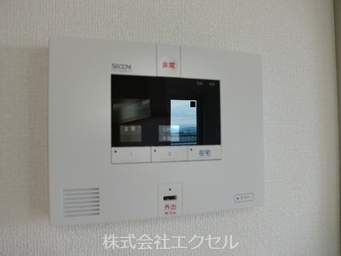 グローリータウンA 来訪者の姿が確認できます。