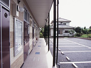 レオパレスＳＴＲ エントランスです。