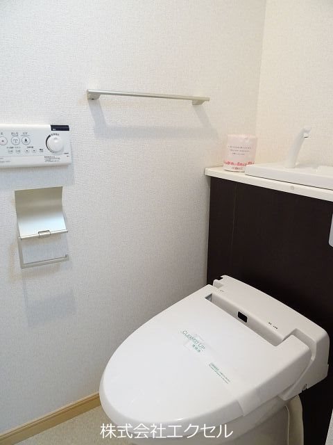 クレセール 温水洗浄便座です。