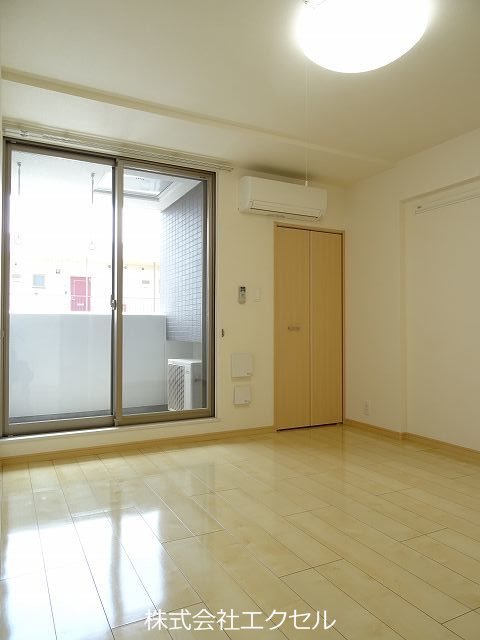 クレセール 南東向きで日当たり良好です。