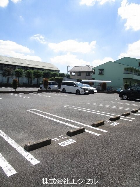 サンパティーク上北台 敷地内駐車場です。