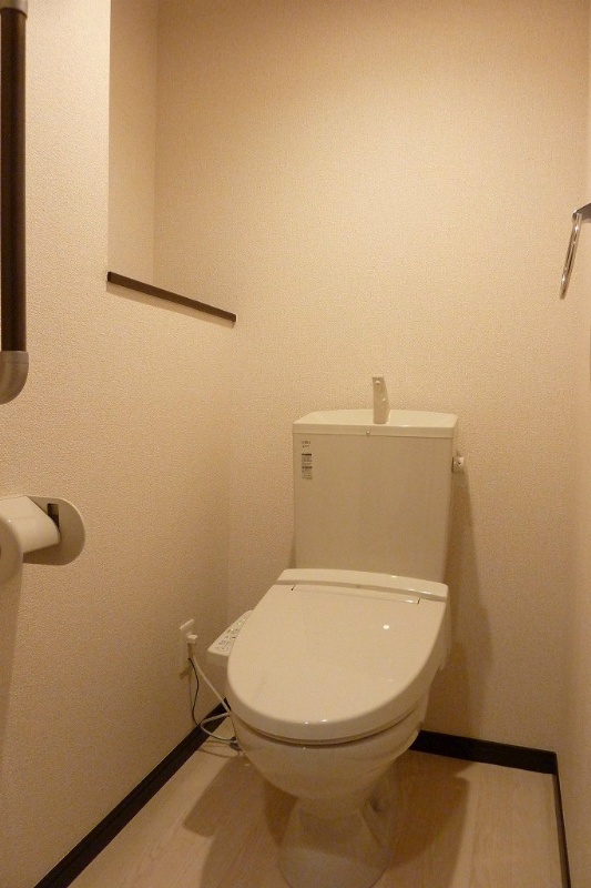 レオネクストＫＩＹＯＫＯ 嬉しいウォシュレット機能付きのトイレです。