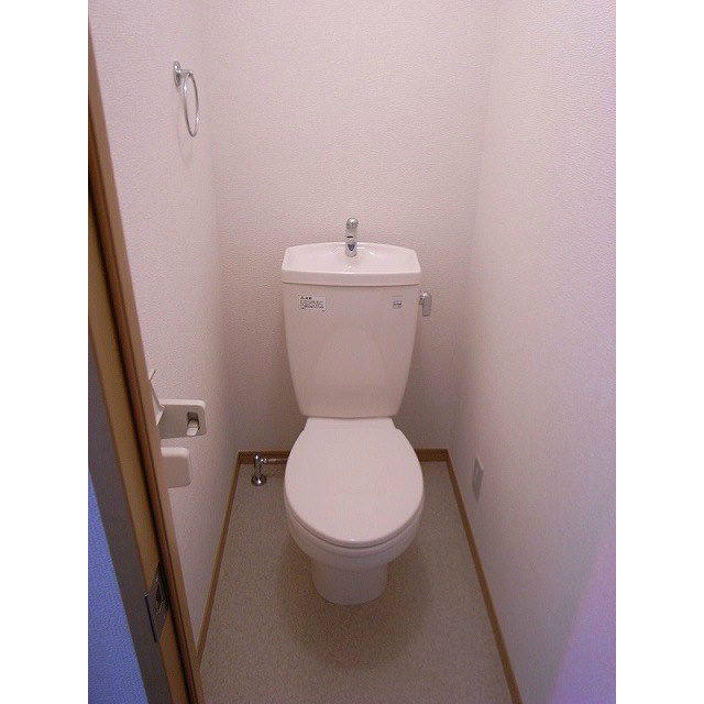 アムールセレステ 清潔感のあるトイレです。